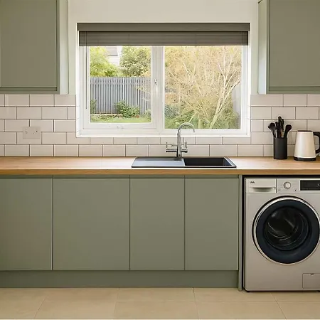 Modern 3-bedroom Near Cribbs Causeway- Ideal For Contractors And Work * Бристоль