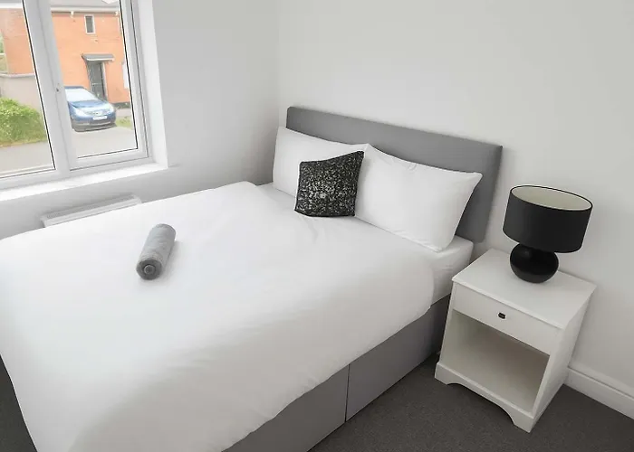 Modern 3-bedroom Near Cribbs Causeway- Ideal For Contractors And Work *