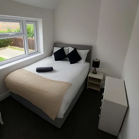 Сasa de vacaciones Modern 3-bedroom Near Cribbs Causeway- Ideal For Contractors And Work *
